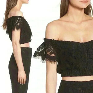 WAYF Casoria black lace off shoulder crop top women’s size XS
